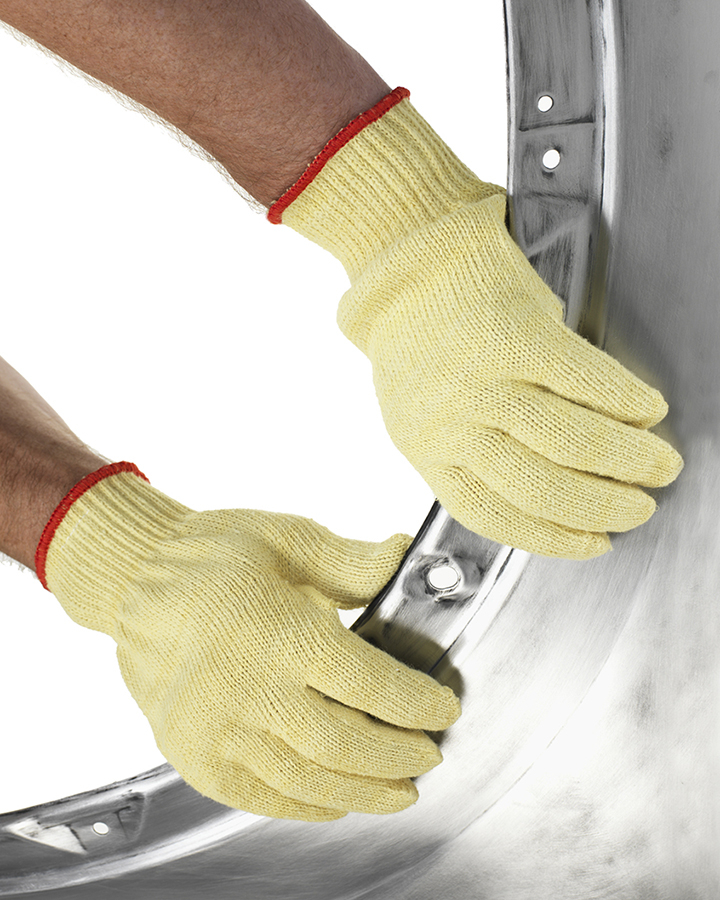 37-4523 cut resistant level D aramid glove situ shot