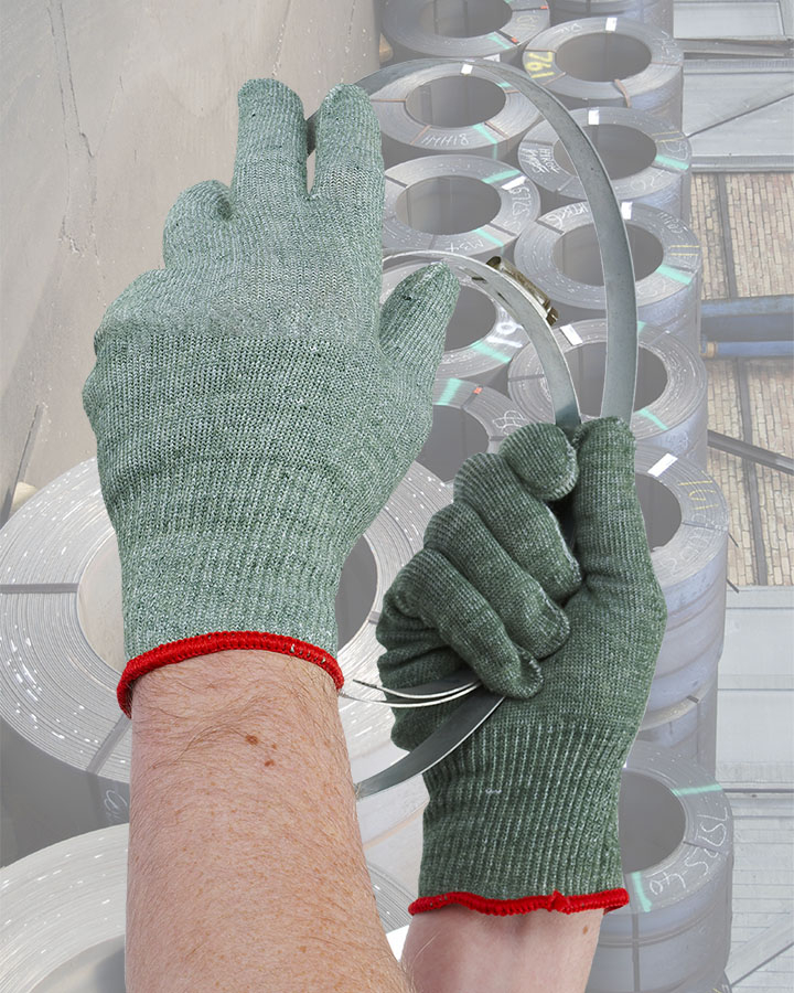 33-5620 medium duty cut resistant liner glove situ shot